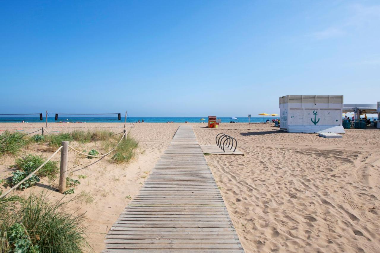 Apartamentos Balisse Castelldefels Esterno foto